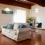 Maison B Prato (Prato)