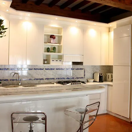 Maison B